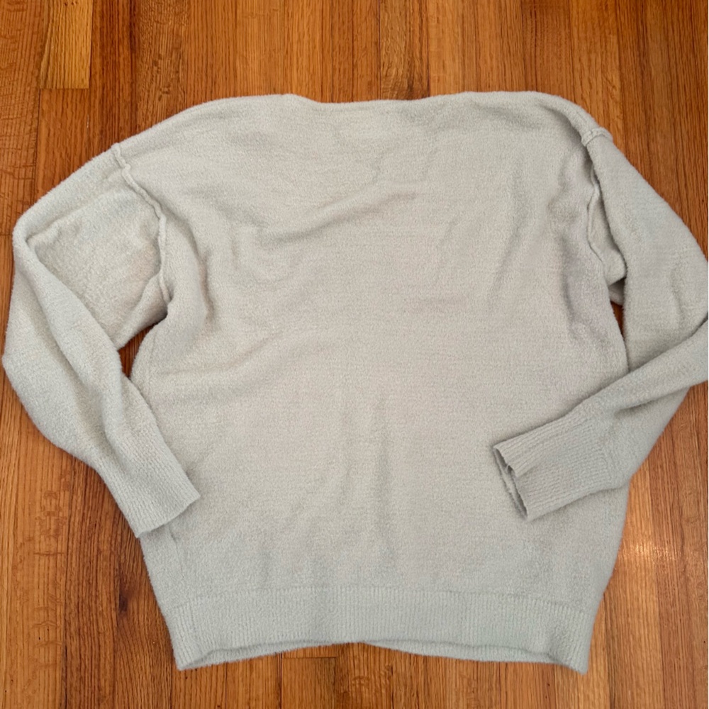 Aritzia Wilfred Free V-Neck Sweater Women's Sz S Super Soft Relaxed Ivory (t) - Picture 11 of 11